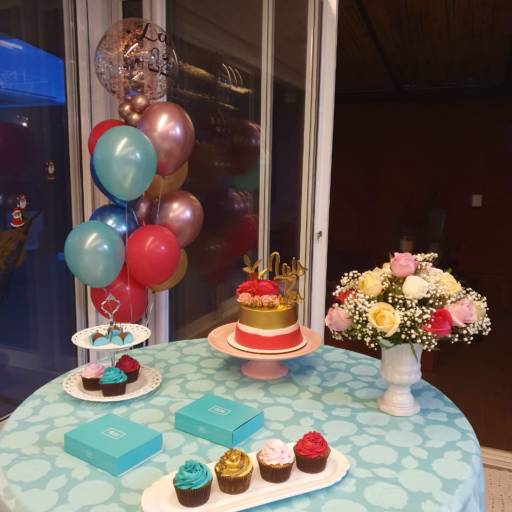 Comprar o produto de Itens para mesa do bolo  em Aluguel de Equipamentos pela empresa Elegance Festas em Bauru, SP por Solutudo