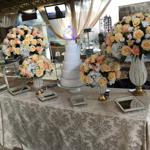 Itens para mesa do bolo  em Bauru, SP por Elegance Festas