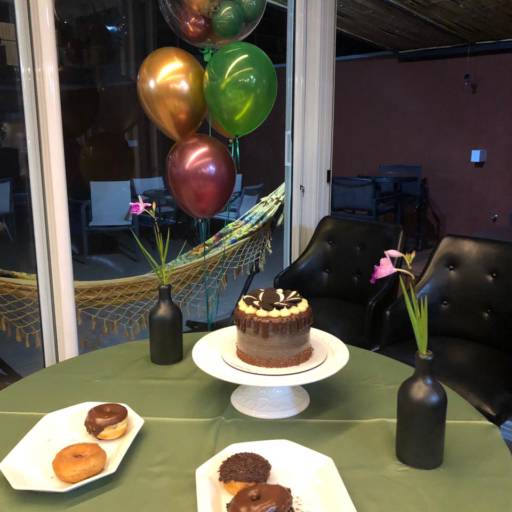 Itens para mesa do bolo  em Bauru, SP por Elegance Festas