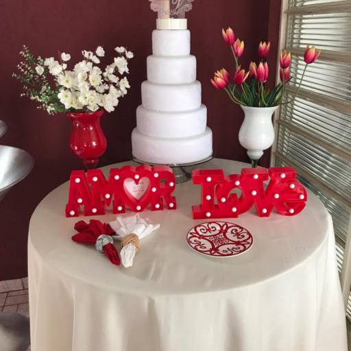 Itens para mesa do bolo  em Bauru, SP por Elegance Festas