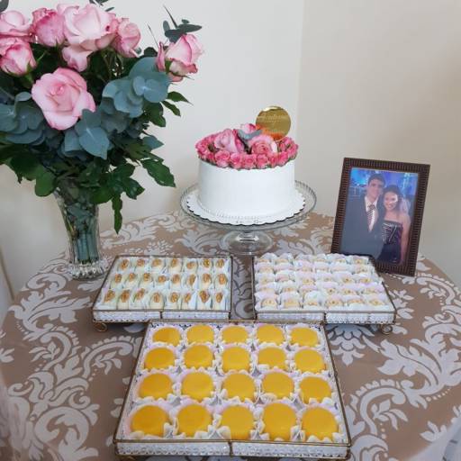 Itens para mesa do bolo  em Bauru, SP por Elegance Festas