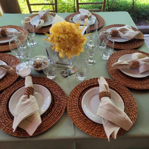 Mesa posta  por Elegance Festas