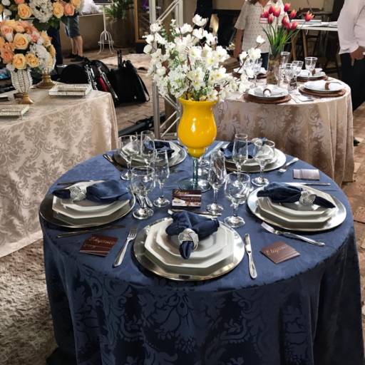 Mesa posta  em Bauru, SP por Elegance Festas