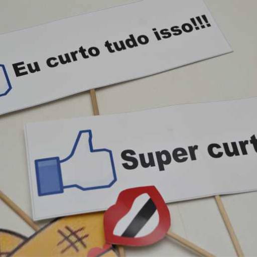 Plaquinha para festas e eventos personalizadas em Bauru por Arte Perfil Representações Gráfica e Fotografias 