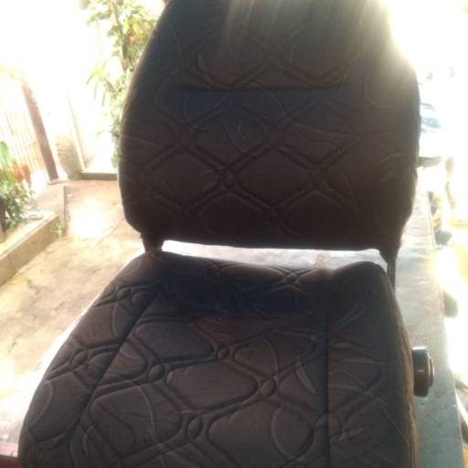 Serviços de Tapeçaria em Banco de Caminhão 608 por Carlão Capoteiro e Estofador