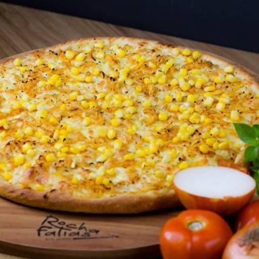 Pizza Frango com Milho por Rocha Farias Burguer e Pizzaria