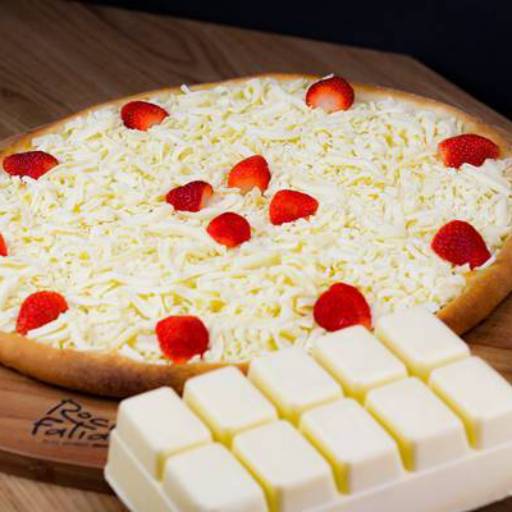 Pizza Chocolate Branco com Morango