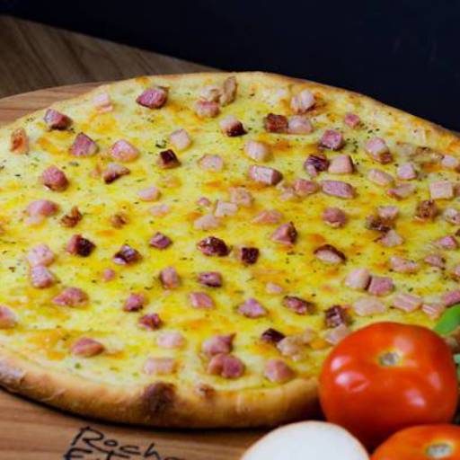 Comprar o produto de Pizza Mussarela com Bacon em Pizzas pela empresa Rocha Farias Burguer e Pizzaria em Mineiros, GO por Solutudo