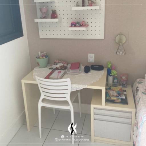 Móveis planejados para Quarto - Mesa Escrivaninha.