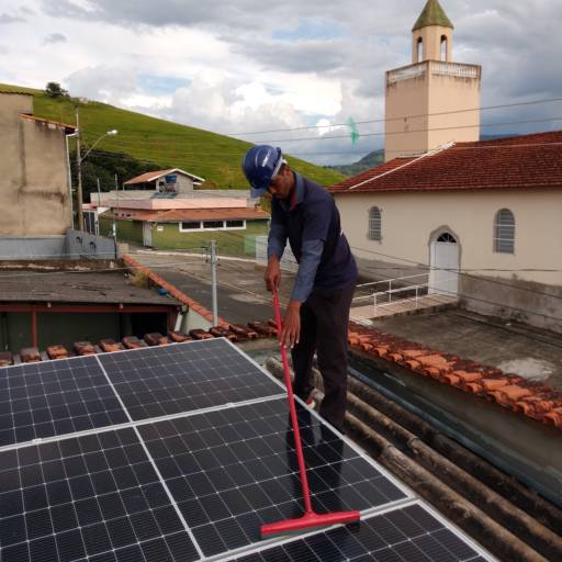 Limpeza de Placa Solar em Itajubá, MG - Cliente Maria Elena por Solar Tech - Energia Solar