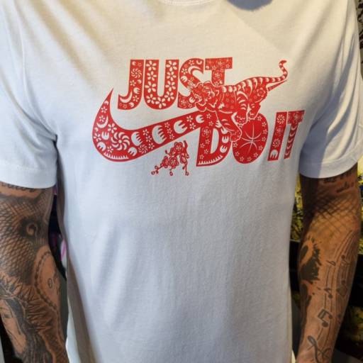Camiseta Nike "Just Do It" branca por Beckhan Mens Wear