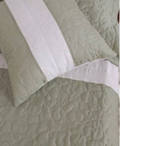 1 Colcha de Solteiro Matelassé Leve em Marfim Devore com Verde por Ponto Paris Enxovais