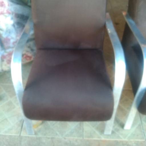 Poltronas de um e dois lugares na cor Café por Carlão Capoteiro e Estofador