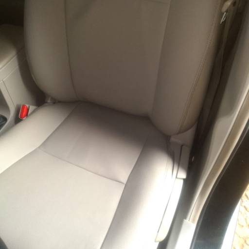 Reparo em Couro Banco do Motorista Corola 2011 por Carlão Capoteiro e Estofador