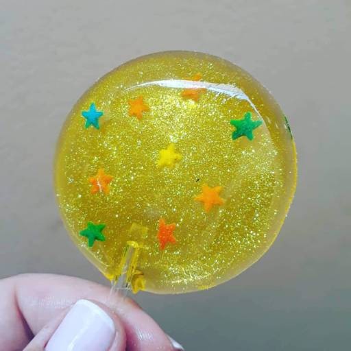 Pirulitos de Cristal por Bela Lilás Confeitaria Personalizada