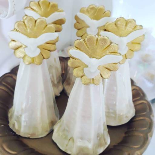 Cones Trufados  por Bela Lilás Confeitaria Personalizada