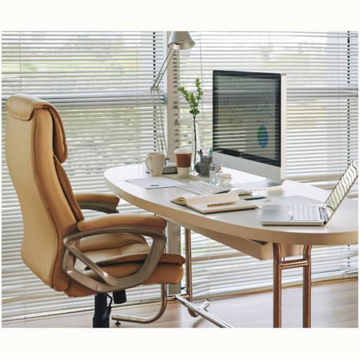 Escritórios planejados por Sofisticato Ambientes