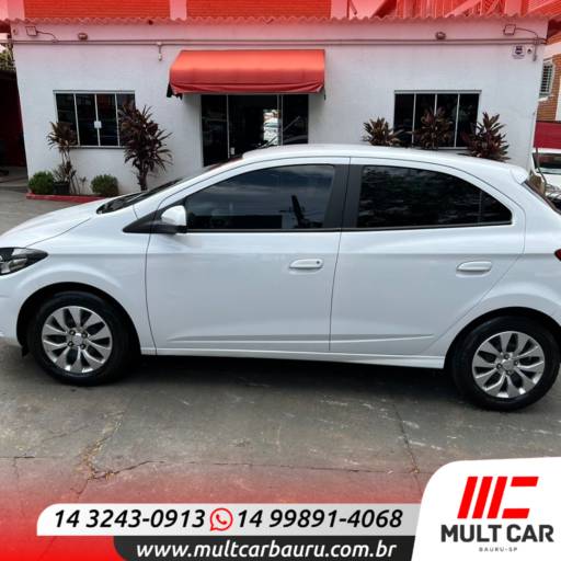 ONIX HATCH 1.4 4P FLEX LT AUTOMÁTICO em Bauru  por Mult Car Bauru