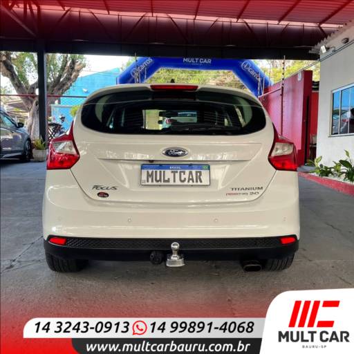 FOCUS HATCH 2.0 16V 4P TITANIUM PLUS FLEX por Mult Car Bauru