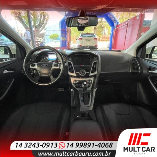FOCUS HATCH 2.0 16V 4P TITANIUM PLUS FLEX por Mult Car Bauru