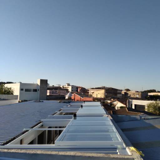 Cobertura de vidro retrátil motorizada por Toldos Excellence