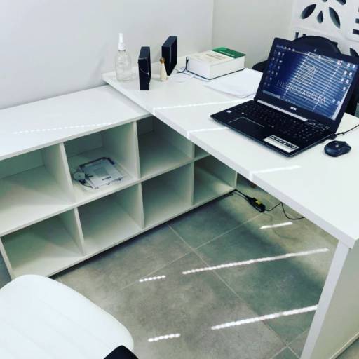 Escritórios Planejados por Marcenaria Bueno