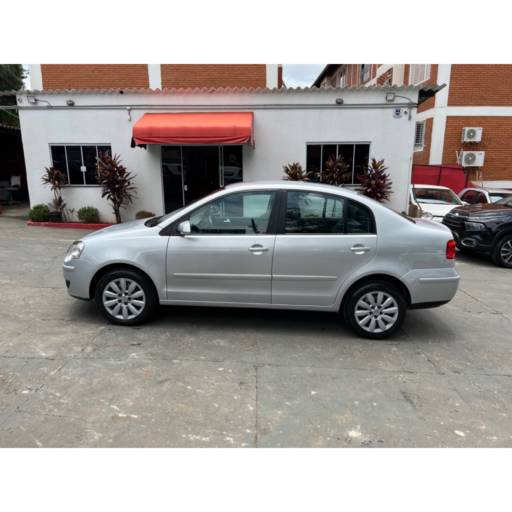 POLO SEDAN 1.6 4P FLEX COMFORTLINE I-MOTION AUTOMATIZADO em Bauru por Mult Car Bauru