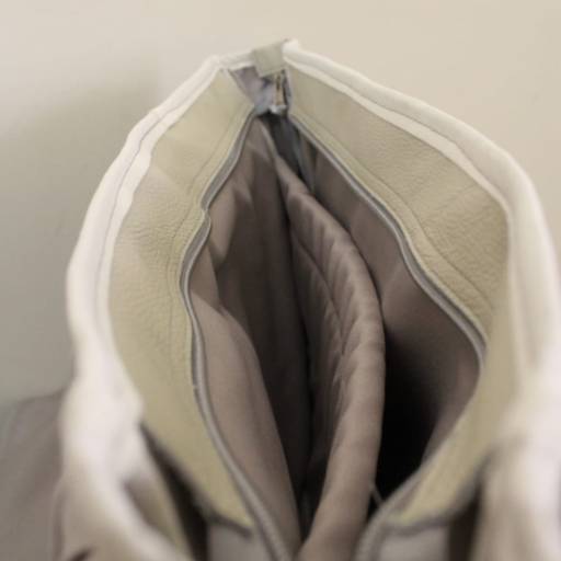 Bolsa de Lado Bege em Bauru por Maximo's Couro - Cintos, Bolsas e Artigos em Couro