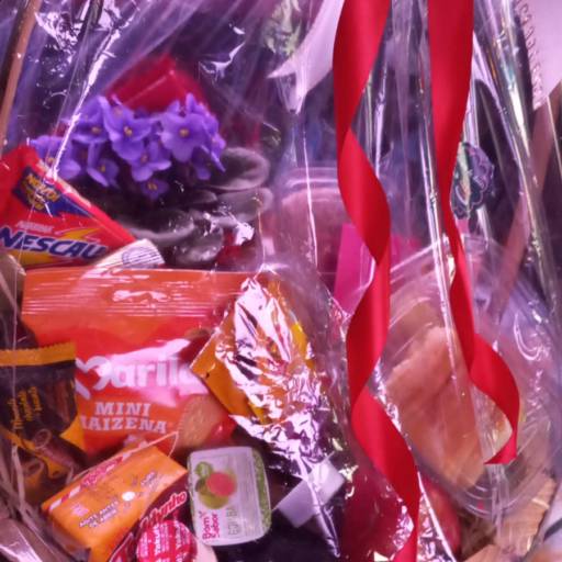 Cesta Personalizada para Presentear  por Doces & Doces - Confeitaria