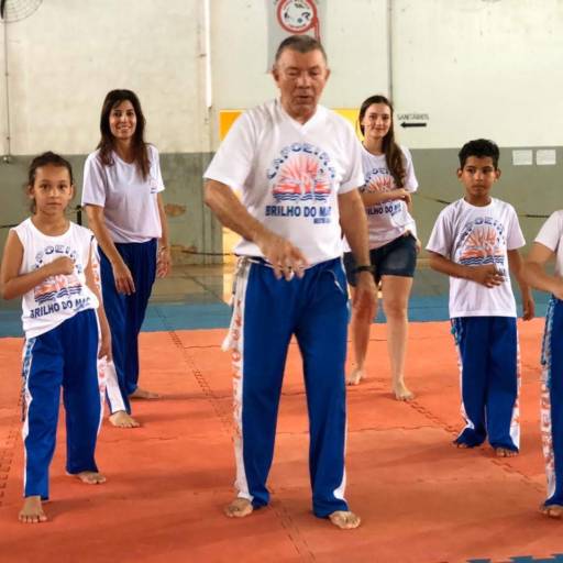 Aula de Capoeira para crianças  por Associação de Capoeira Brilho do Mar - Responsável: Mestre Silva