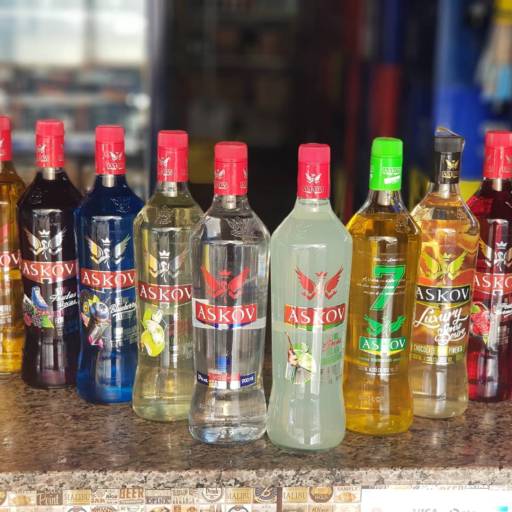 Comprar o produto de Vodkas em Vodkas pela empresa Adega Santa Terezinha em Pardinho, SP por Solutudo