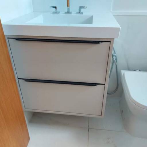 Gabinete de Banheiro Planejado por Planejar Móveis