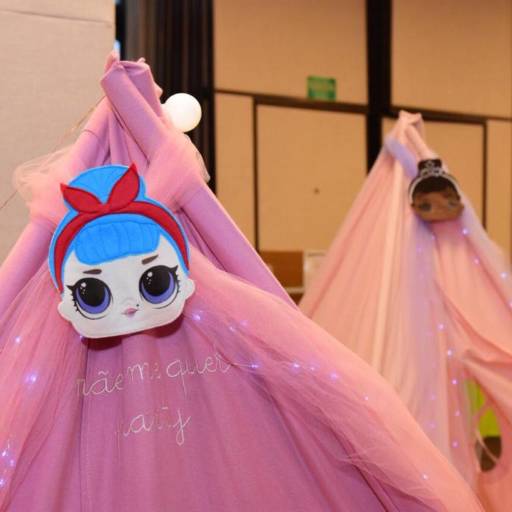 Festa do Pijama com cabanas - Tema Boneca LOL
