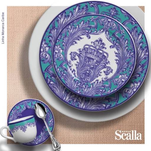Pratos de porcelana