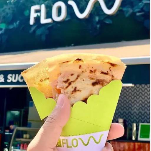 CONE DE MUÇARELA E TOMATE por Flow Jundiaí | Restaurante de Comida Saudável 