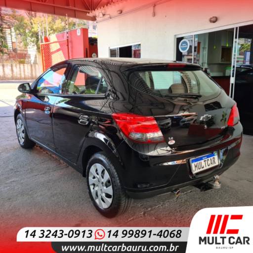 ONIX HATCH 1.4 4P FLEX LT em Bauru por Mult Car Bauru