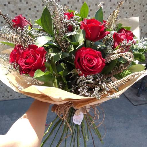 Comprar o produto de Buquês de flores em Flores pela empresa Best Flower - Floricultura, presentes e cestas  em Itupeva, SP por Solutudo