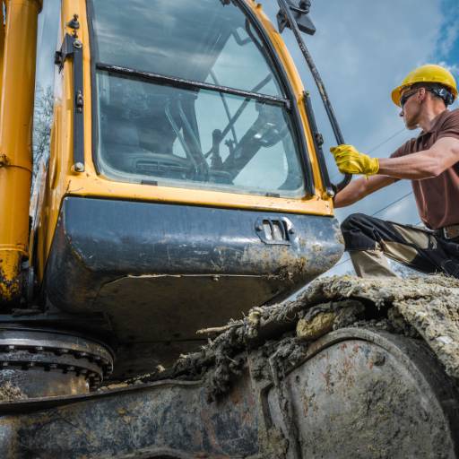 Conserto de máquinas de construção por Construtora Hattwvig 