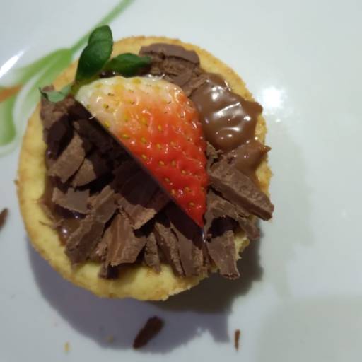 Mini Tortinha de Morango com Chocolate em Bauru por Doces & Doces - Confeitaria