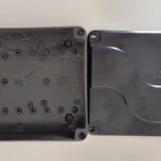 Caixa para Central Eletrônica 17x22 Preta por MS Seg Distribuidora Serviços e Manutenção