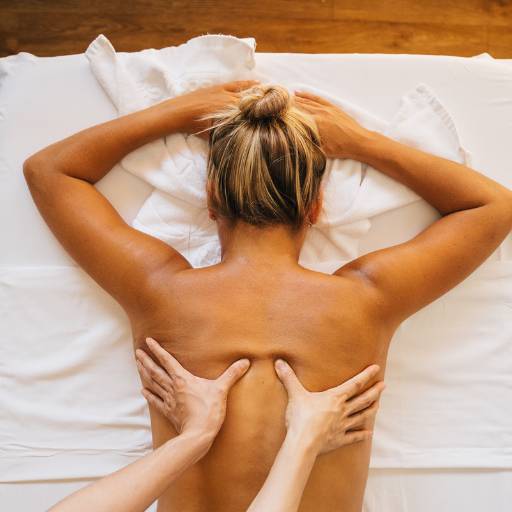 Massagem pós-cirúrgico  por Anna Diniz Massoterapeuta 