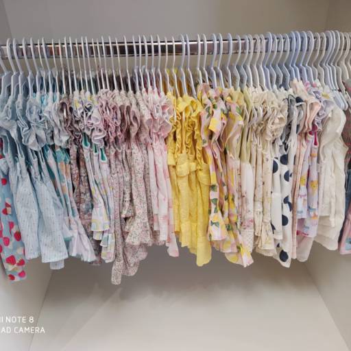 Organização de Guarda Roupa de Bebê