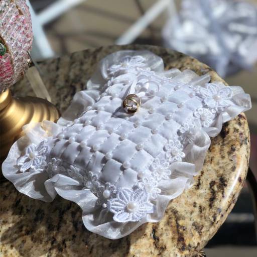Mini Almofada para Alianças Branca Perolada para Casamento em Bauru