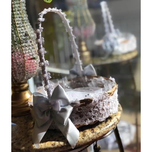 Cesta para Alianças de Casamento com Pérolas e Renda em Bauru