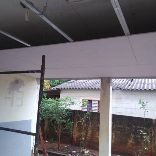 Canaletas rasgo de luz de gesso 