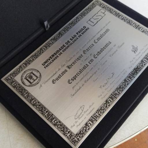 Placas de homenagem em Bauru por Templaka Sinalização