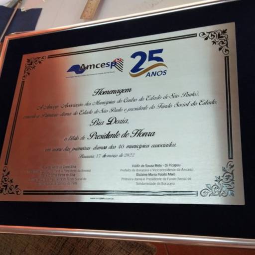 Placas de homenagem em Bauru por Templaka Sinalização