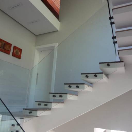 Corrimão em Vidro - Elegância e Segurança em Curitiba com a Resinox por Resinox