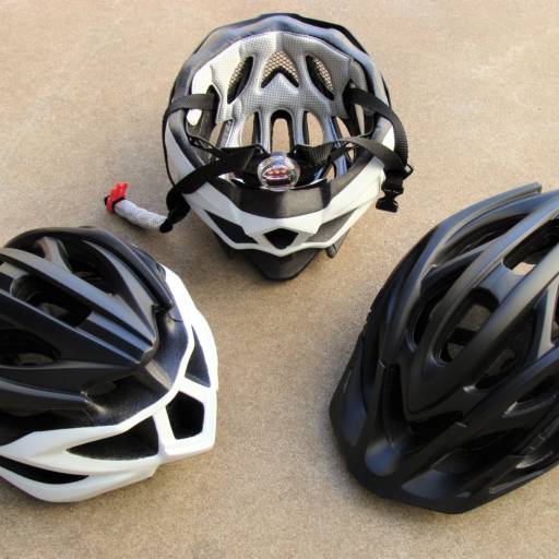 Capacete Ciclismo Absolute inmold ajustável com sinalizador e viseira em Bauru, SP por Two Force Bike Shop