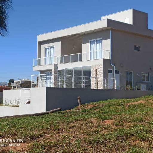 Obras em Andamento  em Ninho Verde I Eco Residence por Nova Steel Construções em Geral